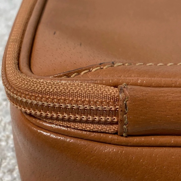 Authentic Gucci Brown Leather Wristlet Pouch - Picture 15 of 16